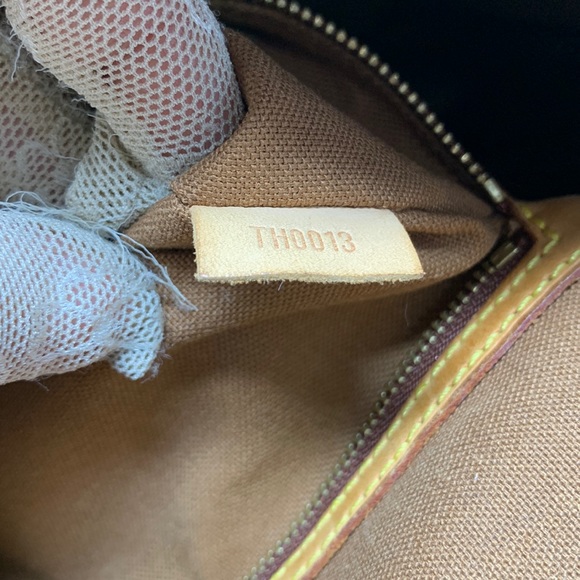 047 Authentic Louis Vuitton Brown Cabaz Mezzo Mono Datecode: TH0013 - Picture 5 of 16